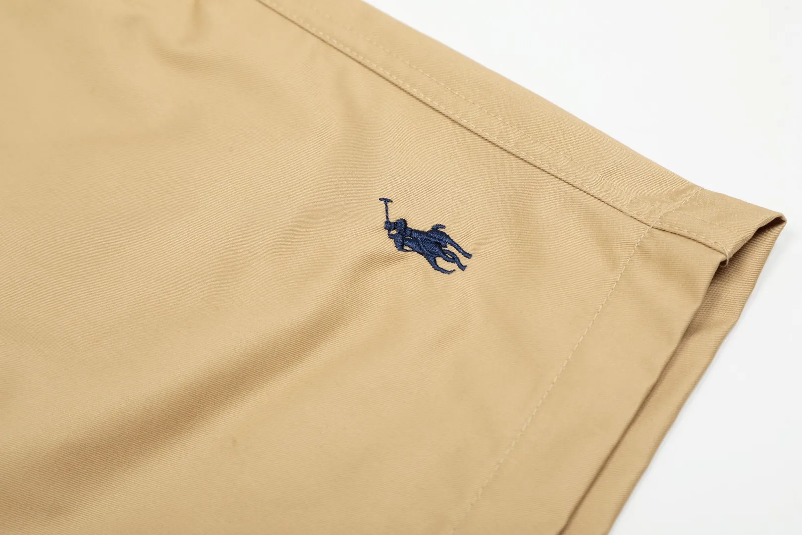 P166 💰 "Top quality" Style number: 1102# [Ralph Lauren Paul small label war horse basic classic shorts] ✅Ralph Lauren Ralph Lauren dopamine war horse small label outdoor shorts ✅Summer fresh, classic and versatile drawstring basic classic shorts ✅Lazy style must-have item The upper body has a fresh feeling ✅Nylon silk floss is smooth and soft, highly breathable and not stuffy ✅Specialized for platform live broadcast, wholesale entity, summer running volume ✅Simple and easy to match, light American style, super great ✅Standard for summer, small and sexy is YYDS, a must-have for petite girls. Size: S-L #Elastic waistline can be stretched. Color: Black, White, Light Blue, Off-white, Pink, Light Green, Khaki
